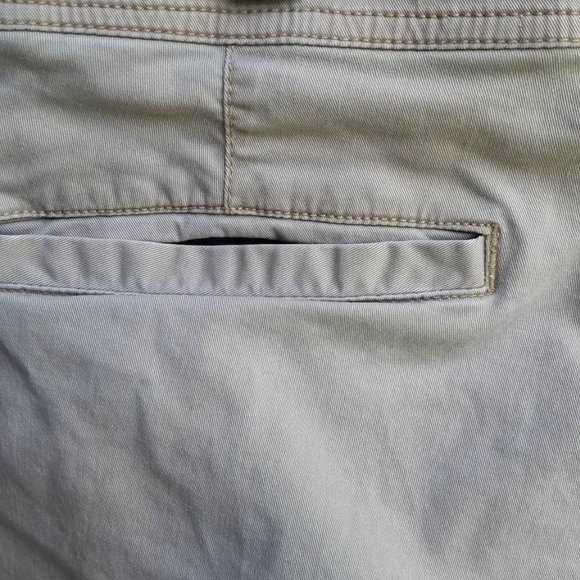 American Eagle Khaki Bermuda Shorts size 14 - Picture 6 of 9